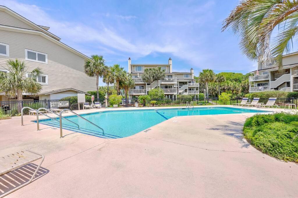 New Listing! Seagrove Villa 3A - Luxurious Ocean View! Isle of Palms Exterior photo