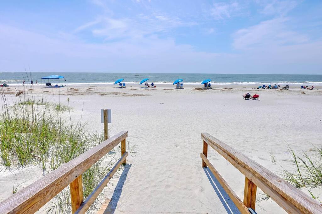New Listing! Seagrove Villa 3A - Luxurious Ocean View! Isle of Palms Exterior photo